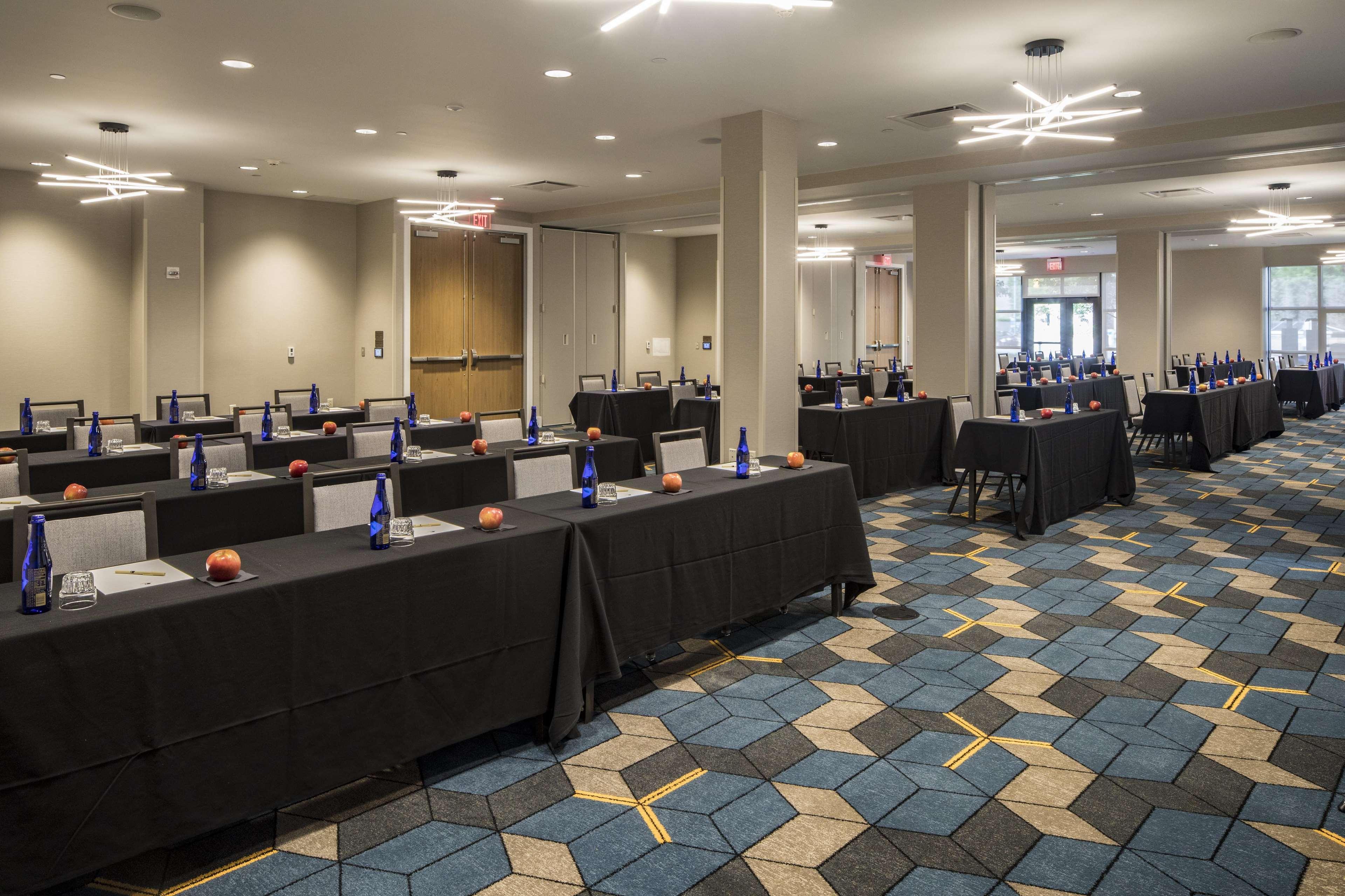 Doubletree By Hilton Hotel & Suites Pittsburgh Downtown Ngoại thất bức ảnh