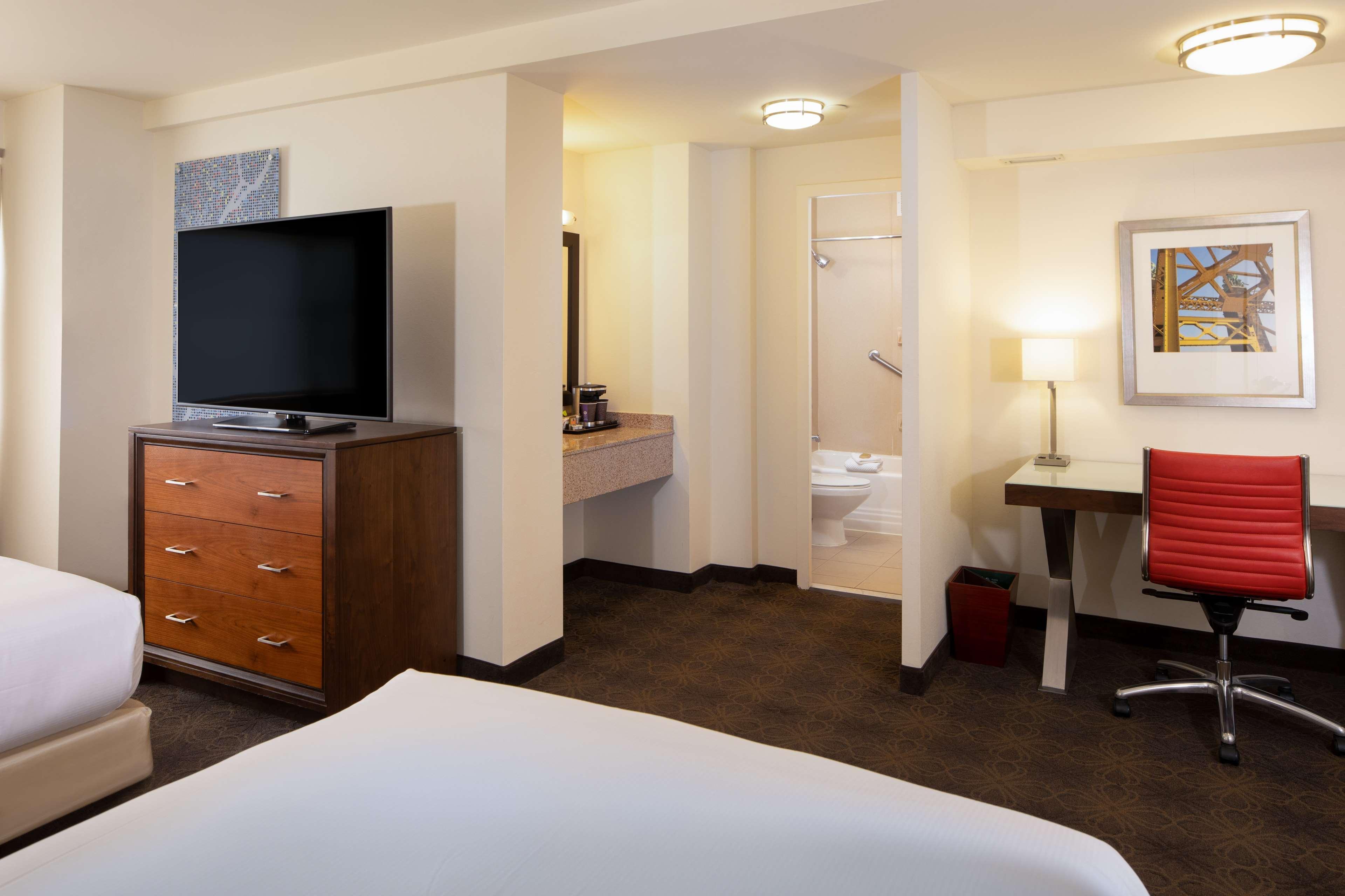 Doubletree By Hilton Hotel & Suites Pittsburgh Downtown Ngoại thất bức ảnh