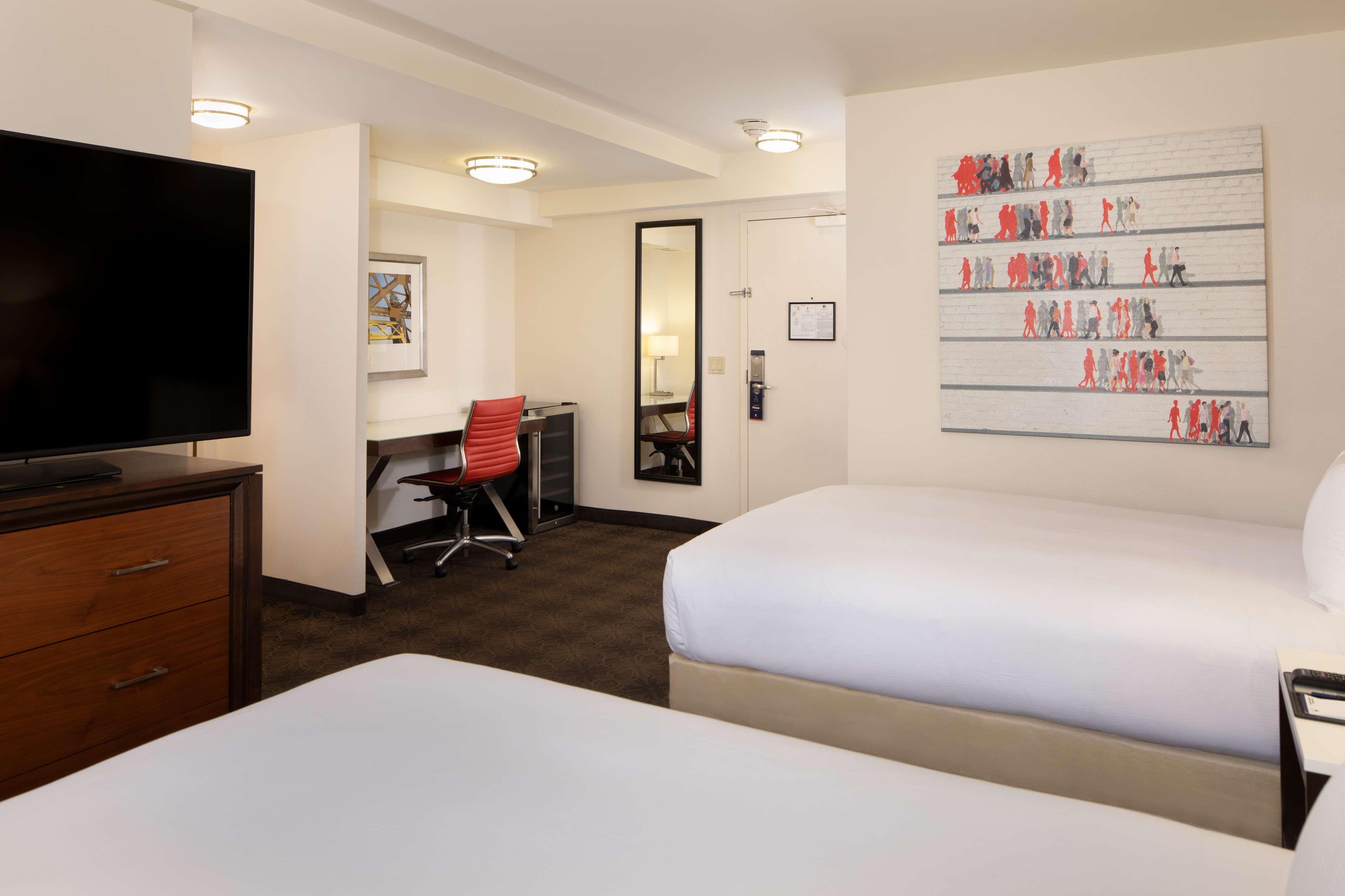 Doubletree By Hilton Hotel & Suites Pittsburgh Downtown Ngoại thất bức ảnh