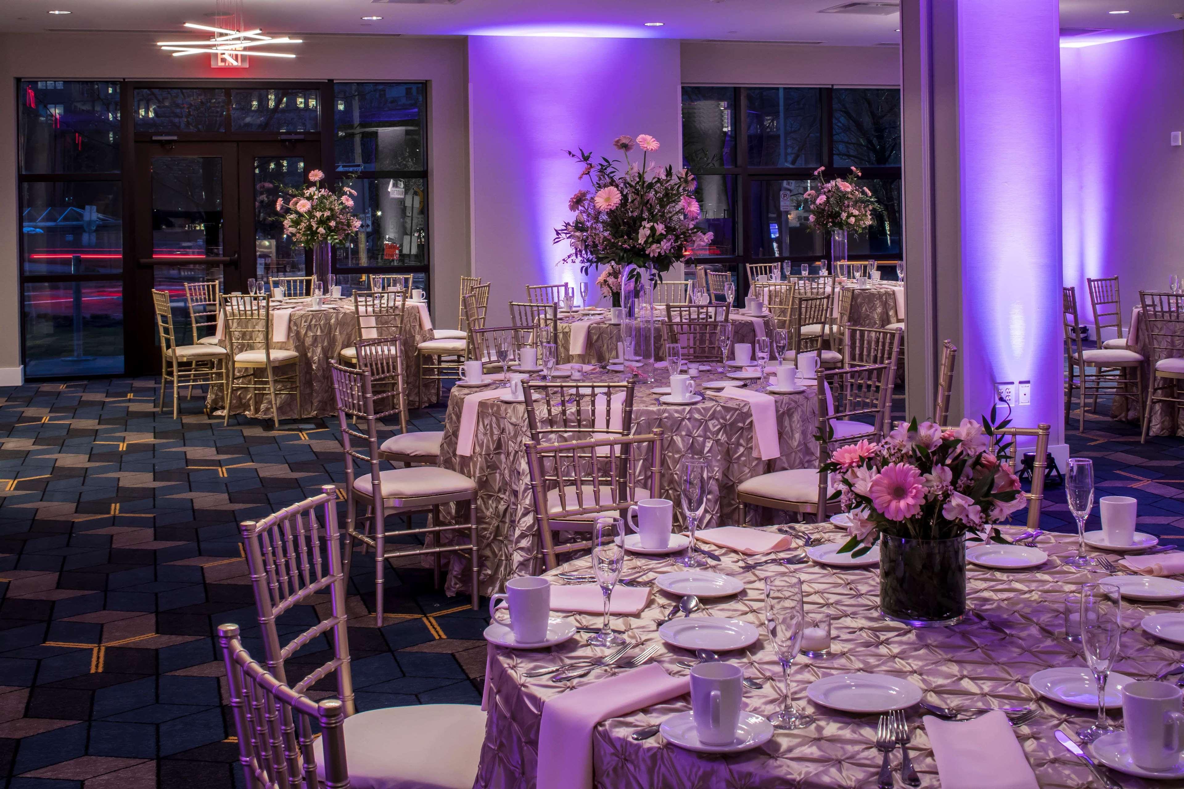 Doubletree By Hilton Hotel & Suites Pittsburgh Downtown Ngoại thất bức ảnh