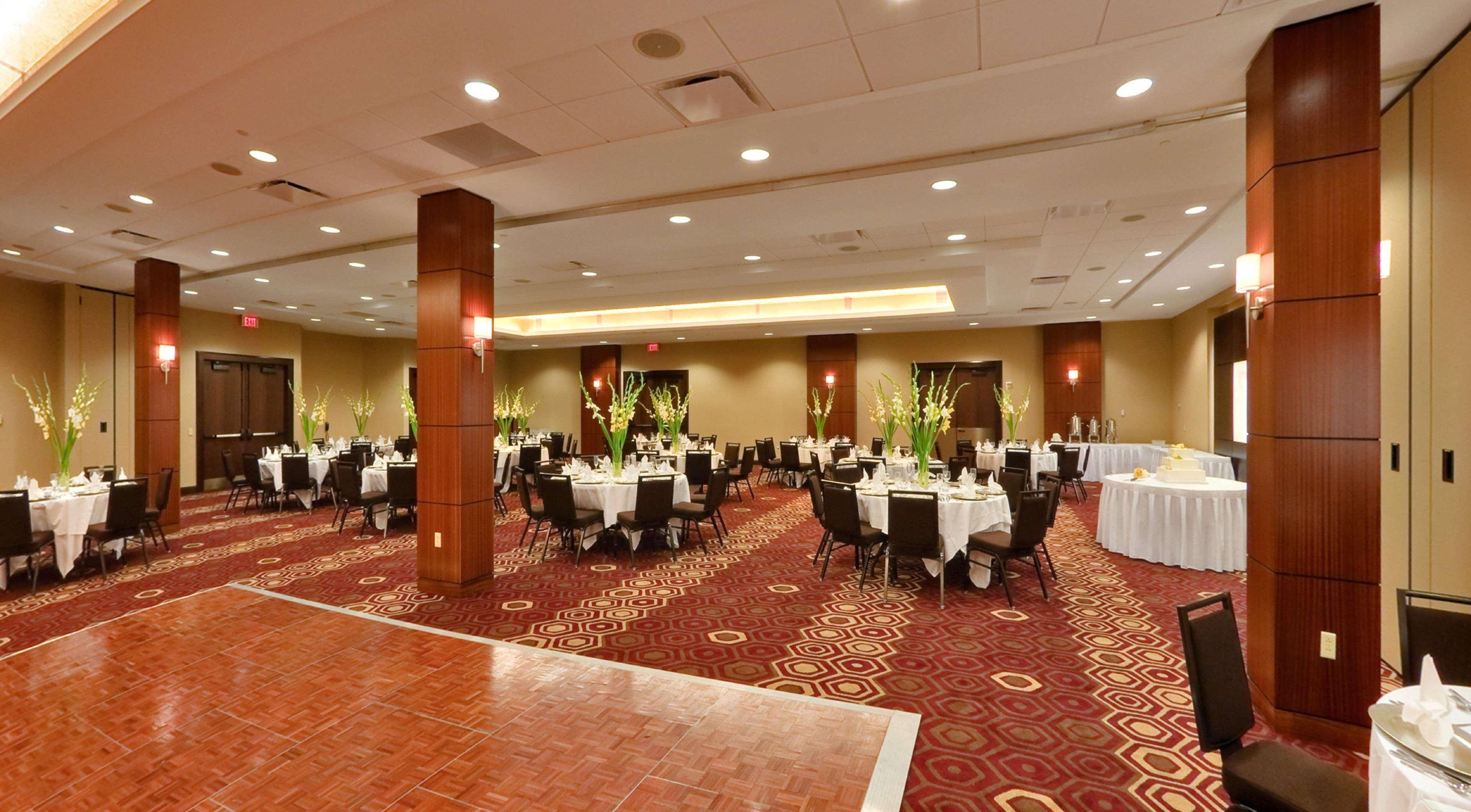 Doubletree By Hilton Hotel & Suites Pittsburgh Downtown Ngoại thất bức ảnh