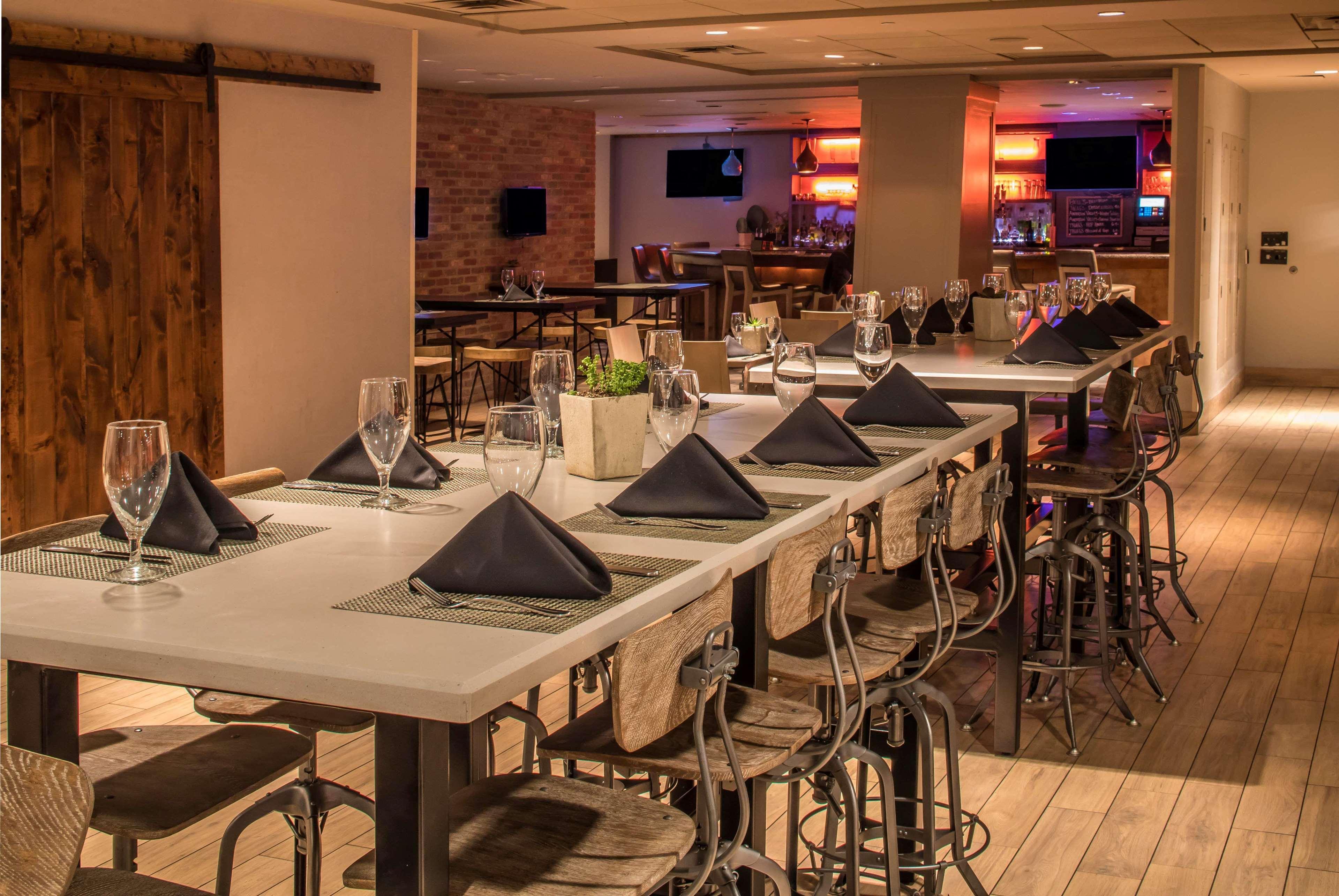 Doubletree By Hilton Hotel & Suites Pittsburgh Downtown Ngoại thất bức ảnh