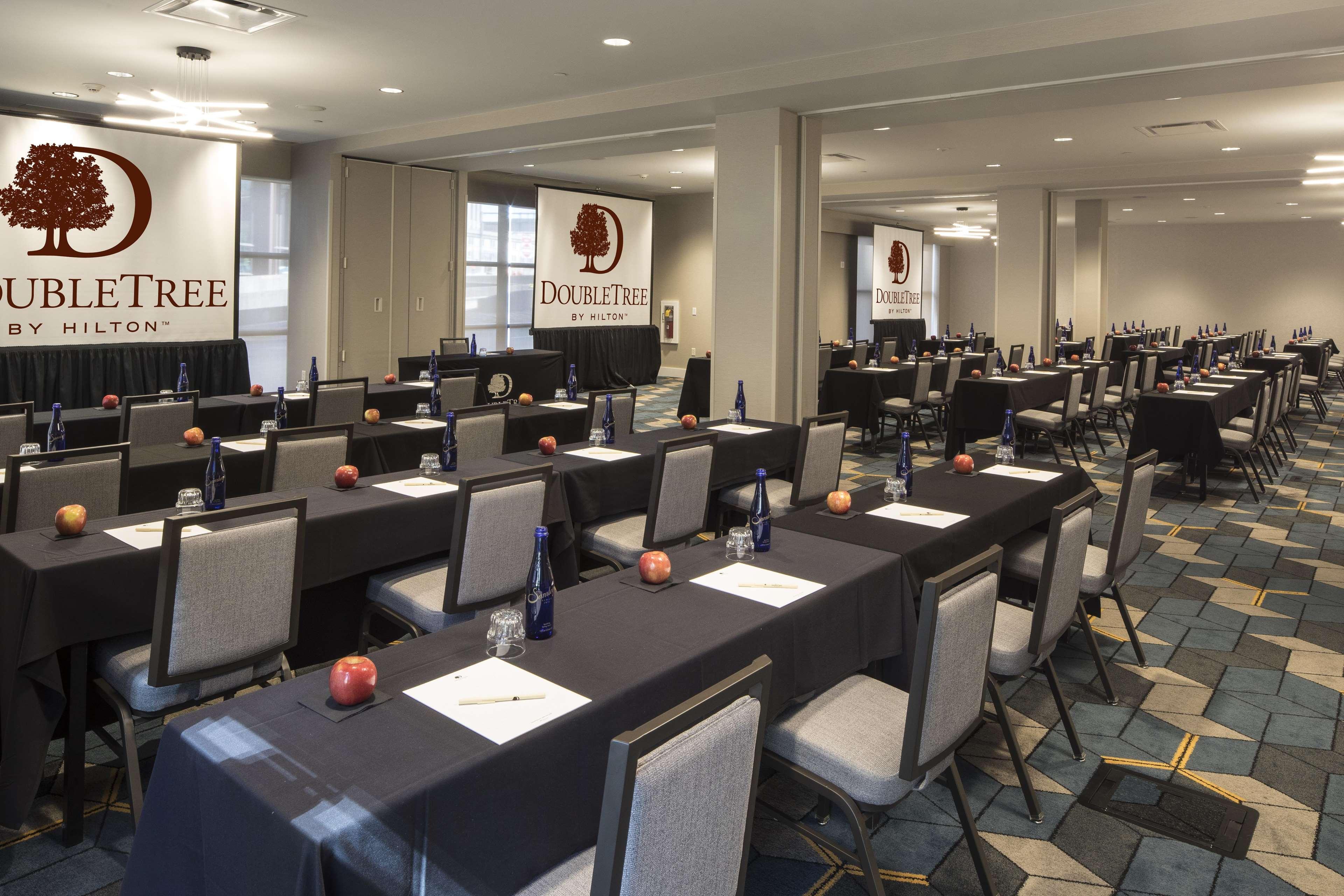 Doubletree By Hilton Hotel & Suites Pittsburgh Downtown Ngoại thất bức ảnh